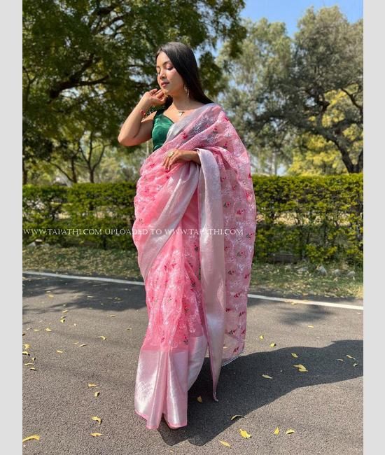 Handloom Pink Pure Katan Silk Banarasi Saree with Plain Scallop Border –  WeaverStory