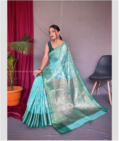 Elevate Your Style with Linen Sarees: Chic and Comfortable Fashion Choices